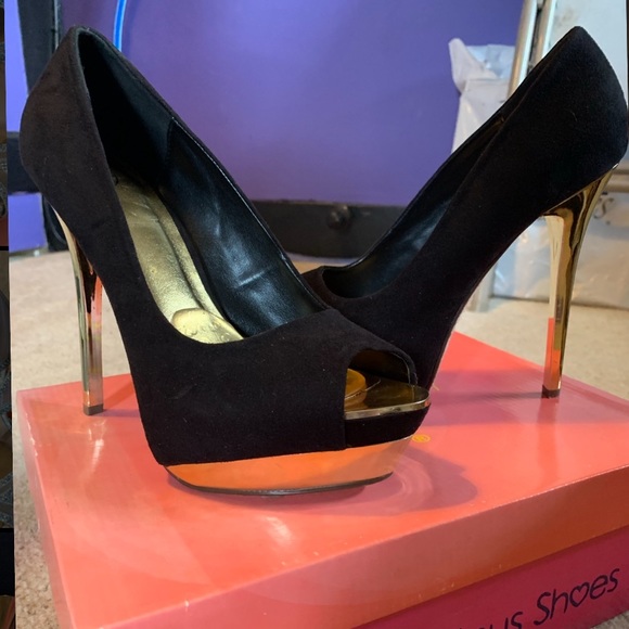 Black and Gold Platform Peep Toe Heels - Picture 5 of 5